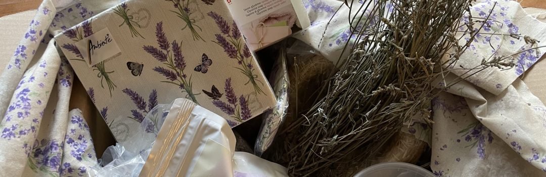 Seifen, Badekugeln, Duftsäckchen, Kerzen... alles mit Lavendel!